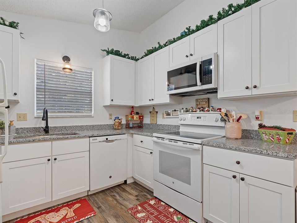 For Sale: $339,000 (3 beds, 2 baths, 1349 Square Feet)