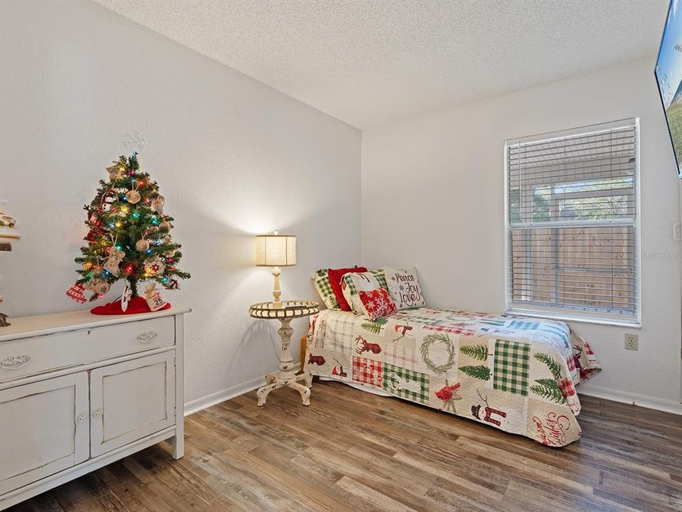 For Sale: $339,000 (3 beds, 2 baths, 1349 Square Feet)