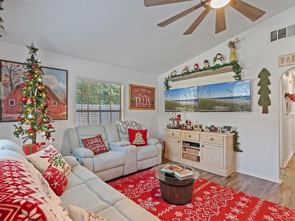 For Sale: $339,000 (3 beds, 2 baths, 1349 Square Feet)