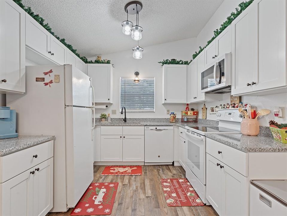 For Sale: $339,000 (3 beds, 2 baths, 1349 Square Feet)