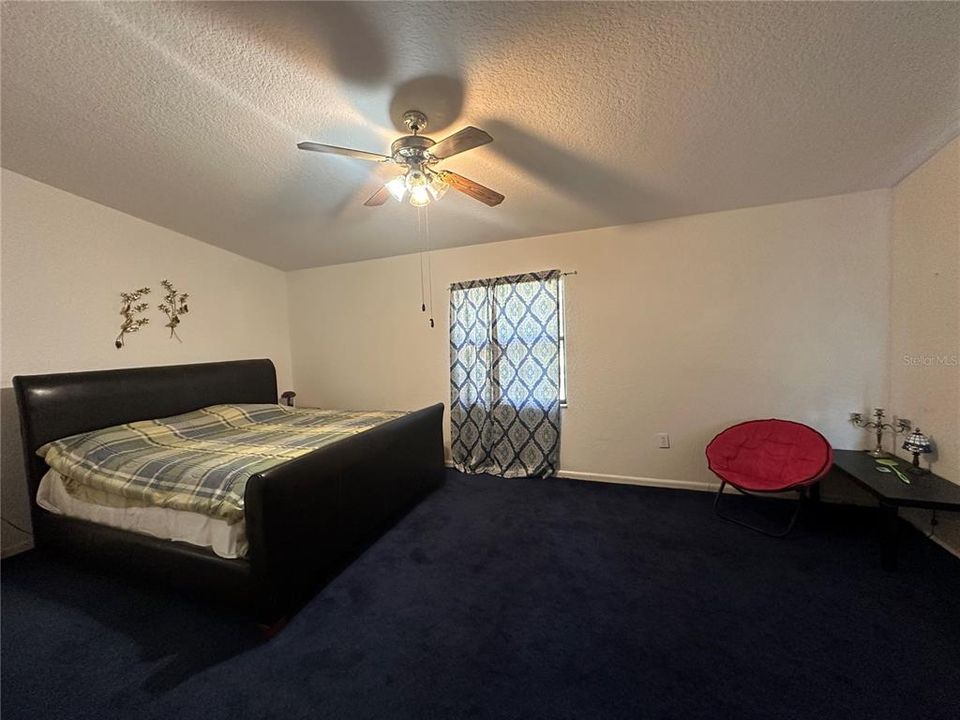 待售: $320,000 (4 贝兹, 2 浴室, 1719 平方英尺)