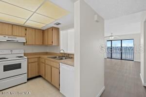 待售: $194,500 (2 贝兹, 2 浴室, 1035 平方英尺)