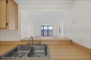 待售: $194,500 (2 贝兹, 2 浴室, 1035 平方英尺)