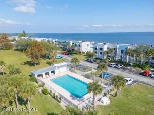 待售: $194,500 (2 贝兹, 2 浴室, 1035 平方英尺)