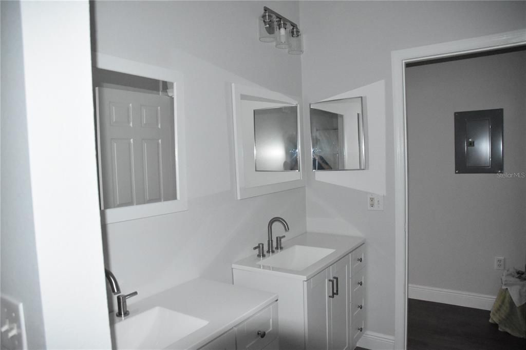 В аренду: $2,475 (3 спален, 2 ванн, 1453 Квадратных фут)