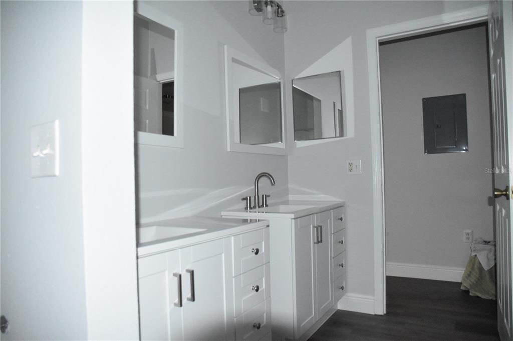 В аренду: $2,475 (3 спален, 2 ванн, 1453 Квадратных фут)