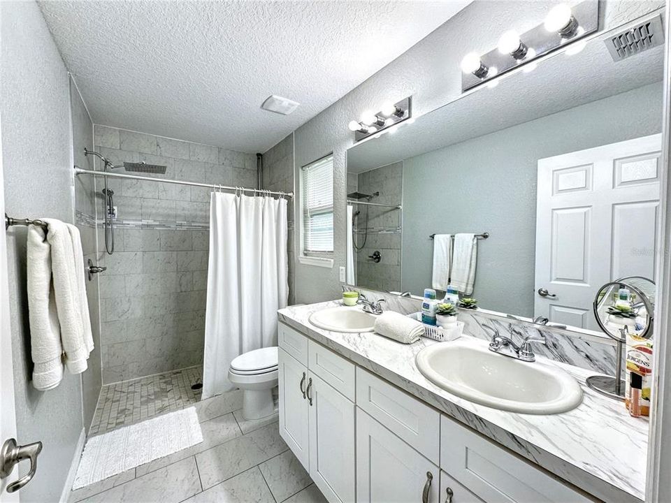 出租: $1,600 (3 贝兹, 2 浴室, 1125 平方英尺)