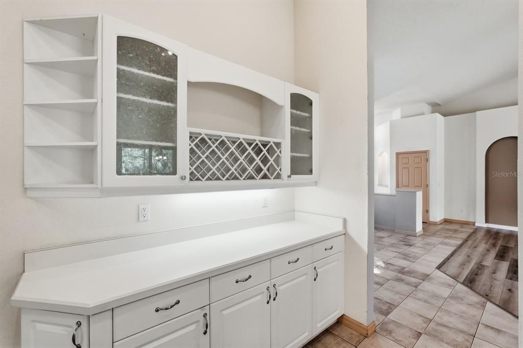 待售: $499,900 (4 贝兹, 2 浴室, 2317 平方英尺)