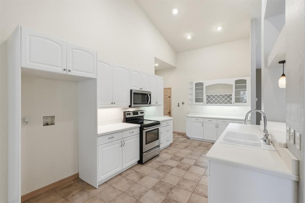 待售: $499,900 (4 贝兹, 2 浴室, 2317 平方英尺)