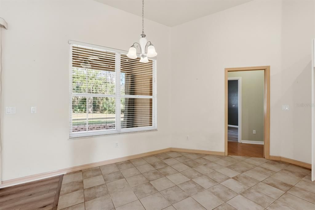 待售: $499,900 (4 贝兹, 2 浴室, 2317 平方英尺)