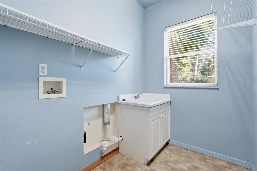 待售: $499,900 (4 贝兹, 2 浴室, 2317 平方英尺)