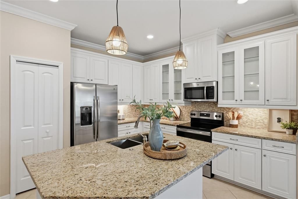 На продажу: $529,000 (2 спален, 2 ванн, 1525 Квадратных фут)