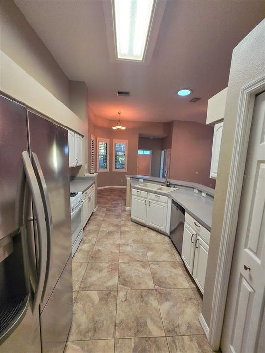 待售: $434,900 (4 贝兹, 3 浴室, 2154 平方英尺)