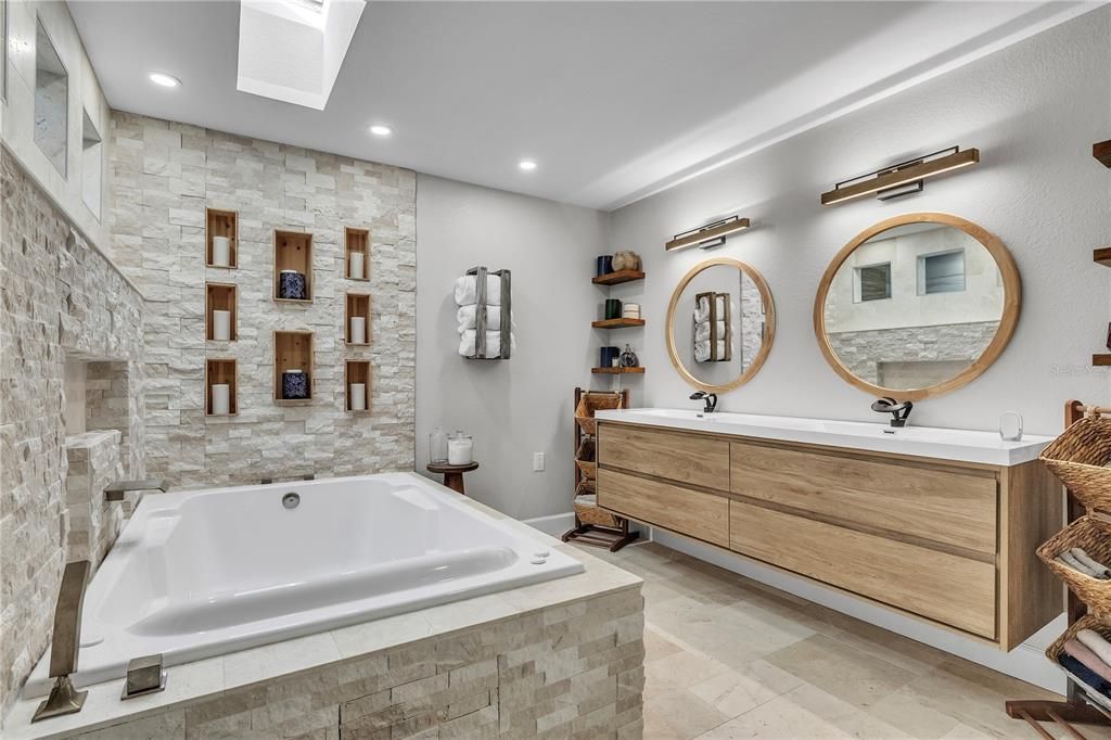 На продажу: $1,275,000 (6 спален, 4 ванн, 5450 Квадратных фут)