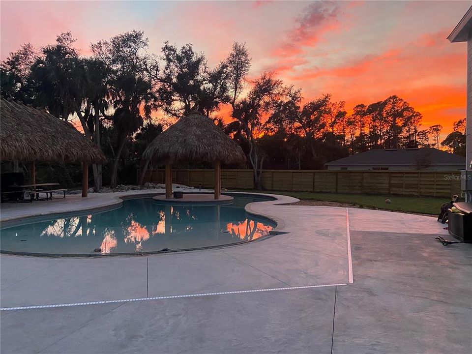 На продажу: $1,275,000 (6 спален, 4 ванн, 5450 Квадратных фут)