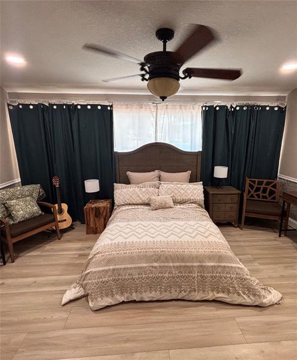 На продажу: $1,275,000 (6 спален, 4 ванн, 5450 Квадратных фут)