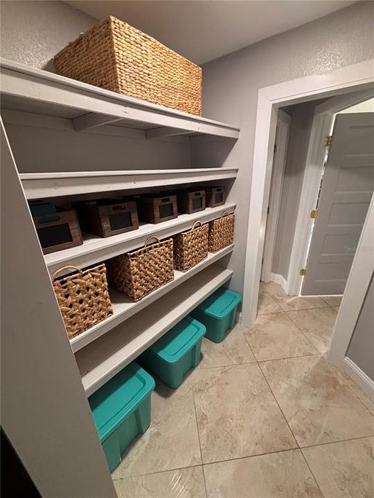 На продажу: $1,275,000 (6 спален, 4 ванн, 5450 Квадратных фут)