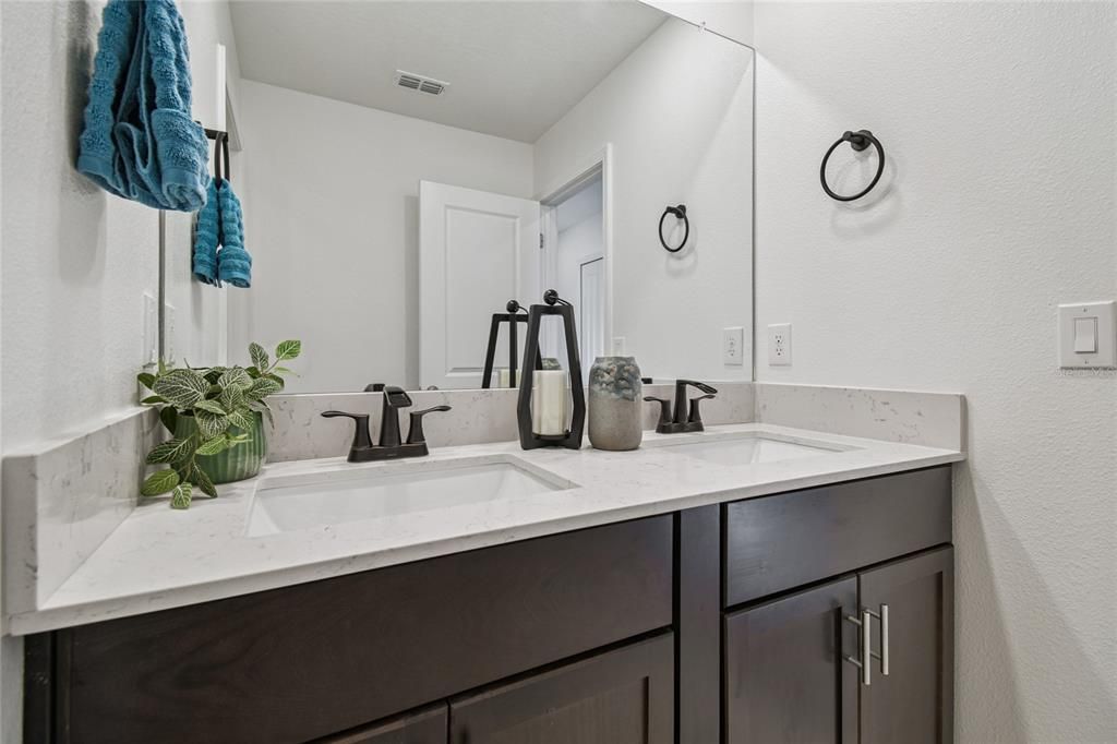 For Sale: $515,000 (6 beds, 3 baths, 3092 Square Feet)