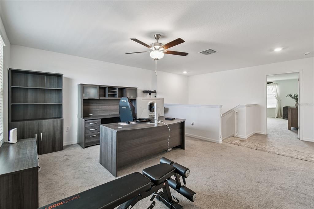 For Sale: $515,000 (6 beds, 3 baths, 3092 Square Feet)