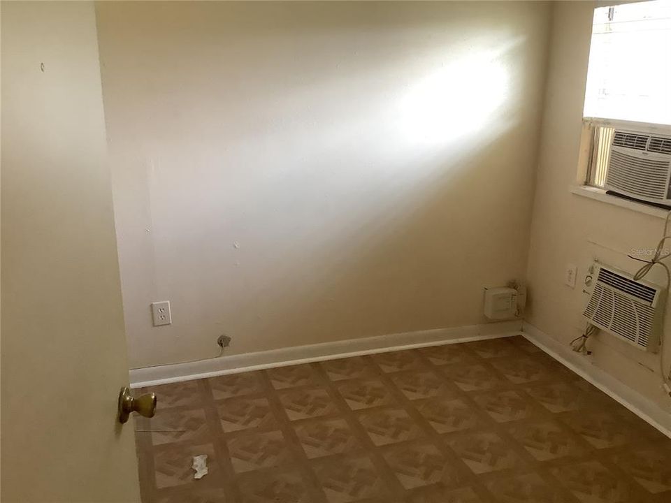 For Rent: $1,500 (2 beds, 1 baths, 700 Square Feet)
