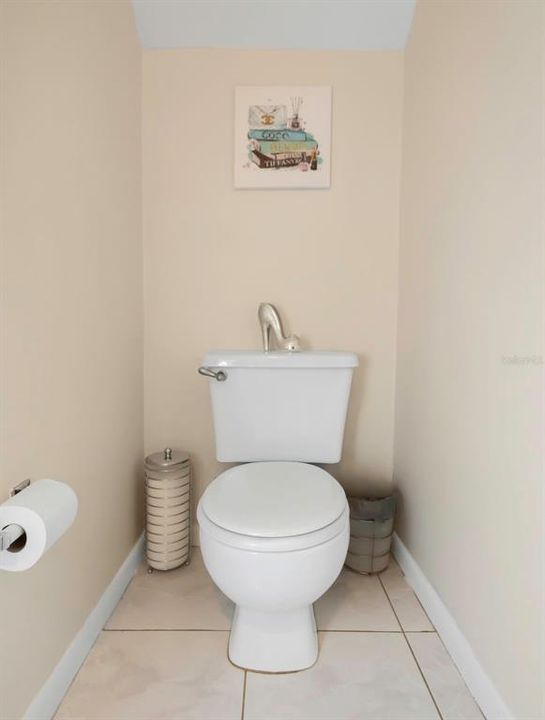 待售: $244,999 (2 贝兹, 1 浴室, 957 平方英尺)