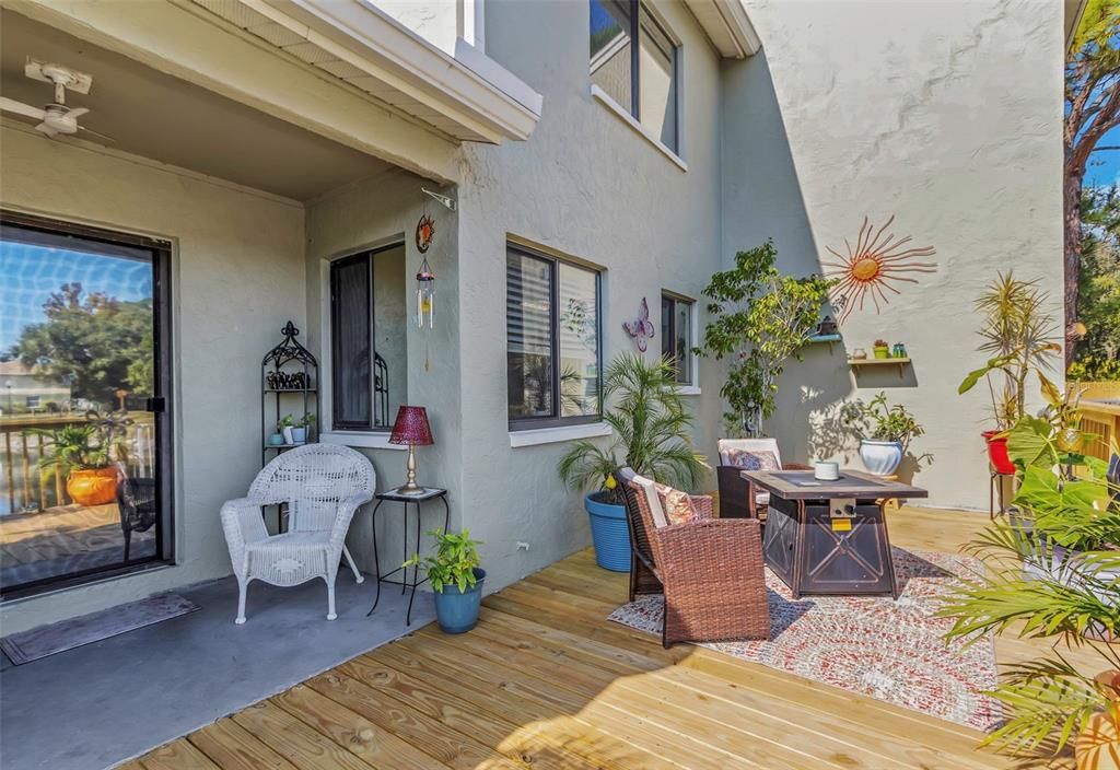 待售: $244,999 (2 贝兹, 1 浴室, 957 平方英尺)