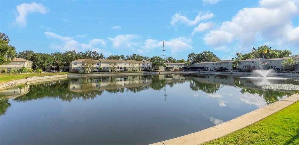 待售: $244,999 (2 贝兹, 1 浴室, 957 平方英尺)