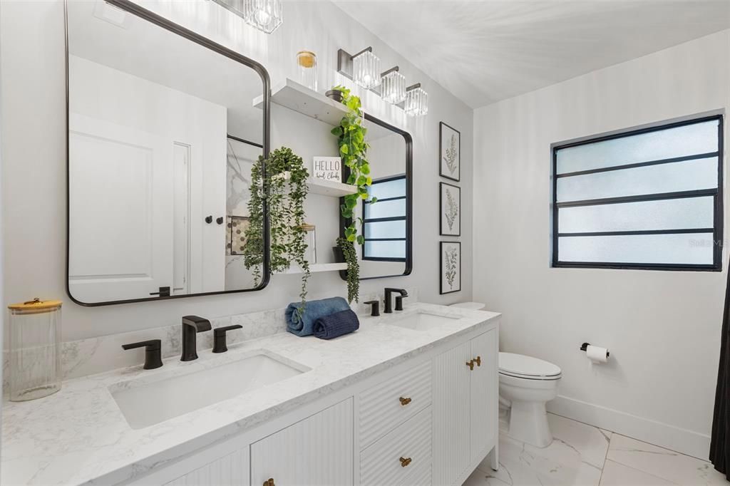 待售: $1,250,000 (3 贝兹, 2 浴室, 2340 平方英尺)