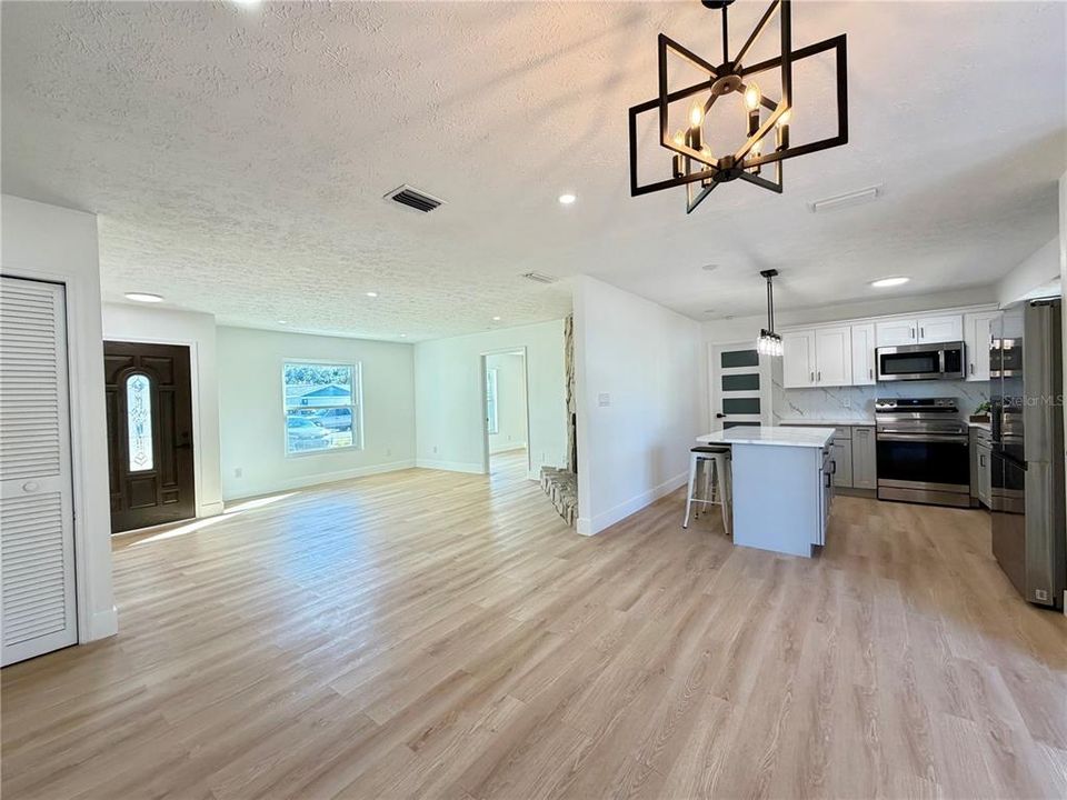 For Rent: $2,550 (4 beds, 2 baths, 1548 Square Feet)