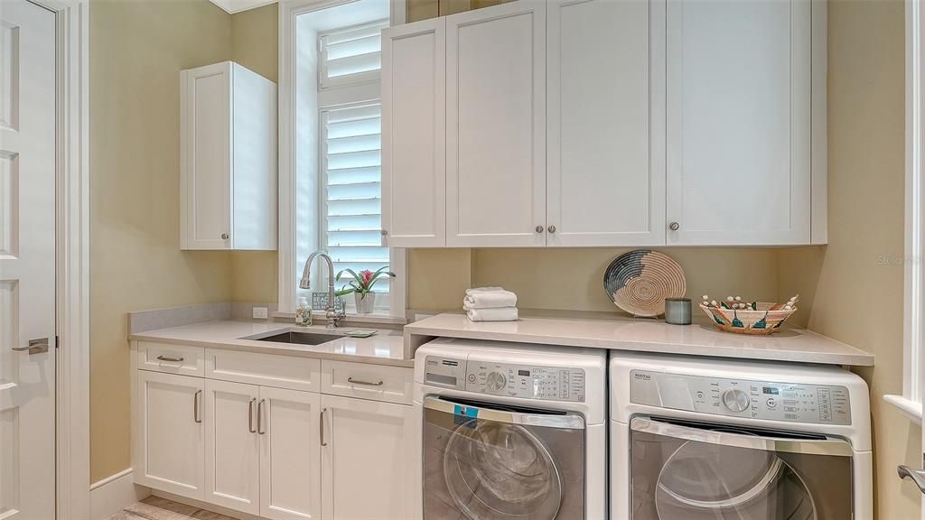 На продажу: $8,250,000 (4 спален, 4 ванн, 4630 Квадратных фут)