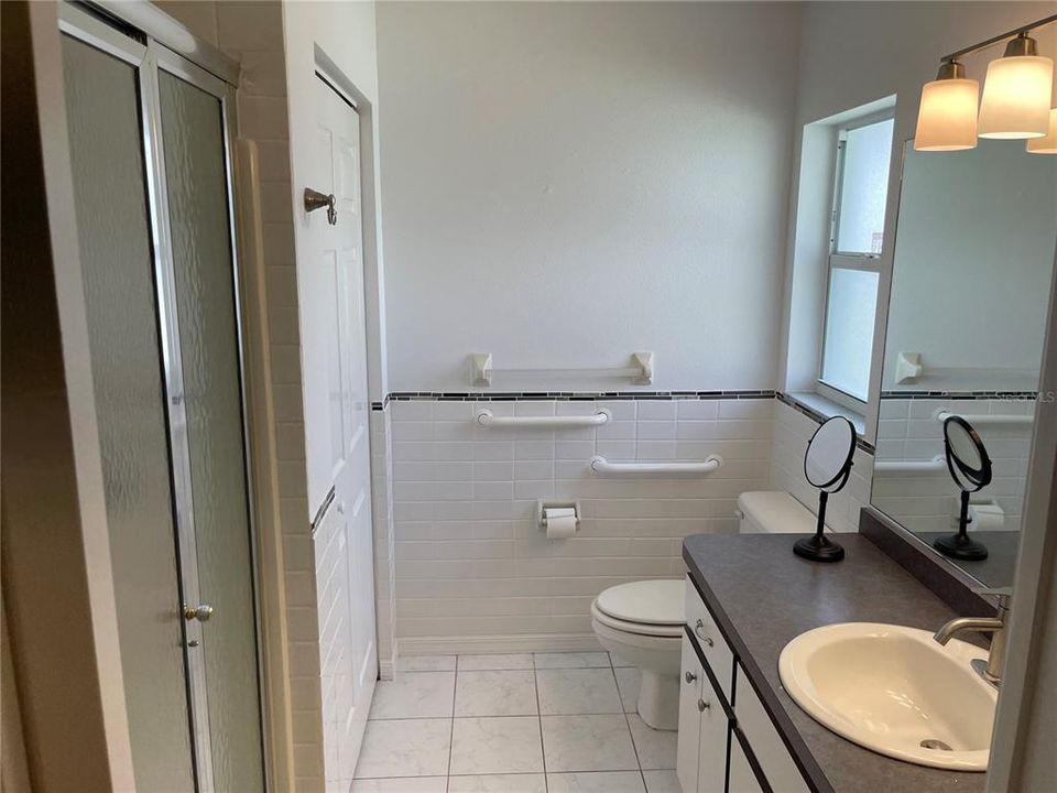 For Rent: $2,750 (3 beds, 2 baths, 1557 Square Feet)