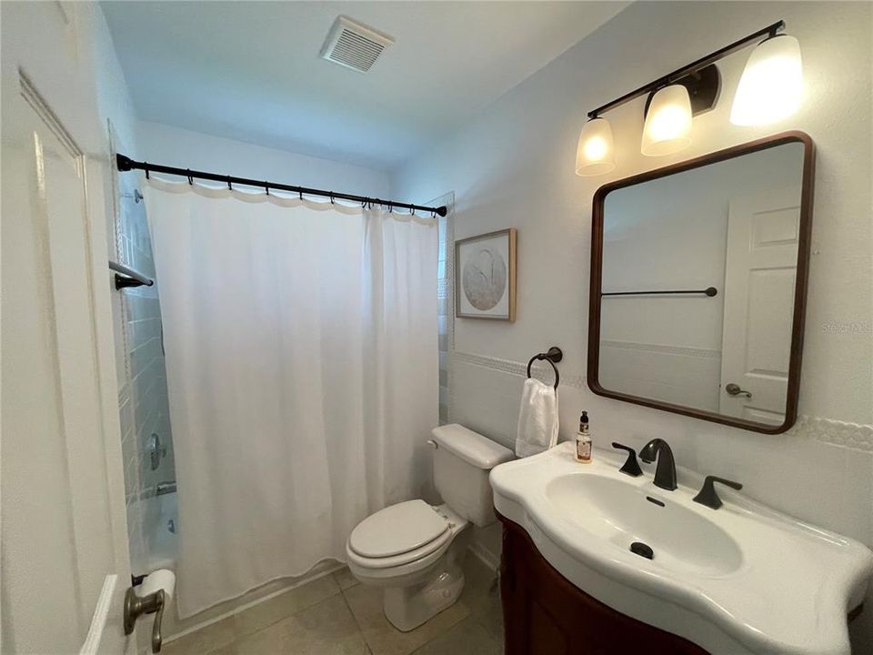 For Rent: $2,750 (3 beds, 2 baths, 1557 Square Feet)
