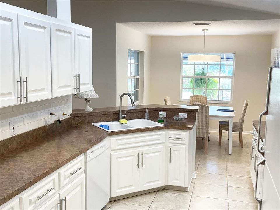 For Rent: $2,750 (3 beds, 2 baths, 1557 Square Feet)