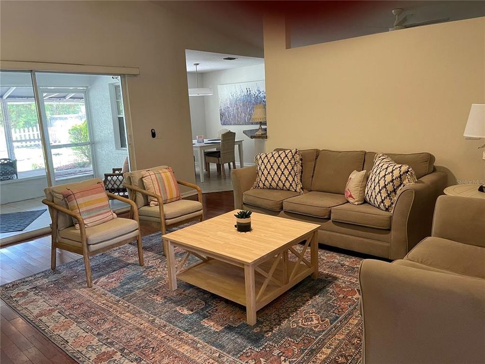 For Rent: $2,750 (3 beds, 2 baths, 1557 Square Feet)