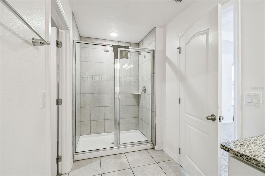 En Venta: $363,000 (5 camas, 3 baños, 2676 Pies cuadrados)