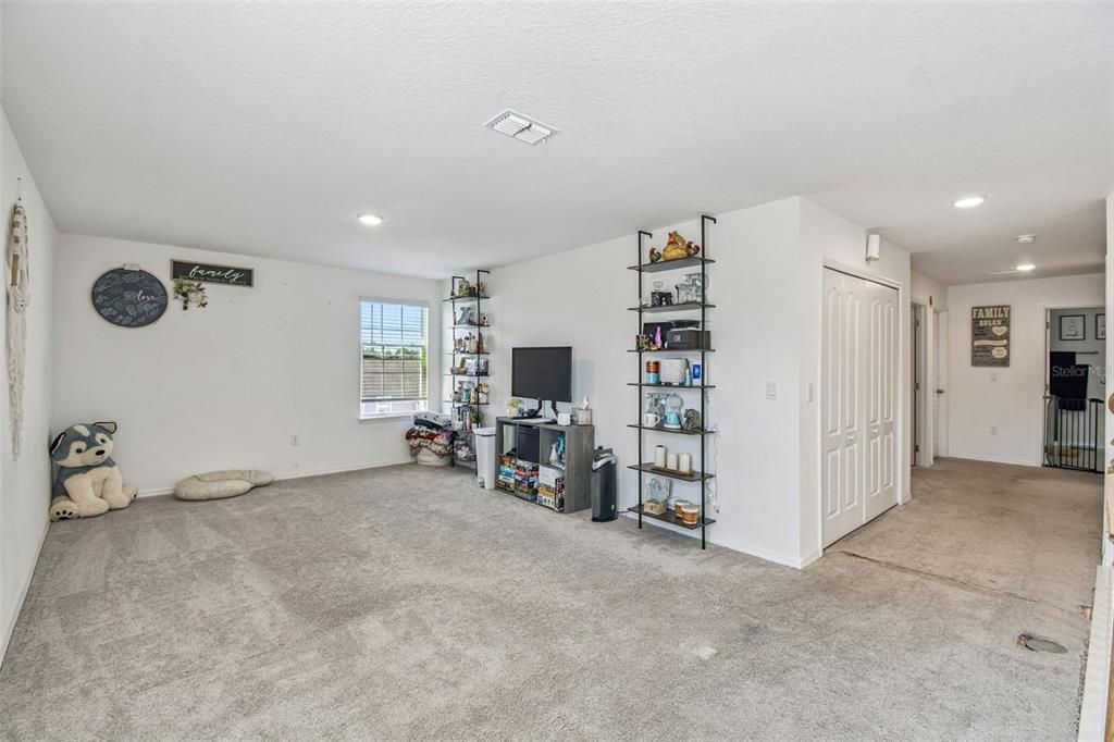 En Venta: $363,000 (5 camas, 3 baños, 2676 Pies cuadrados)