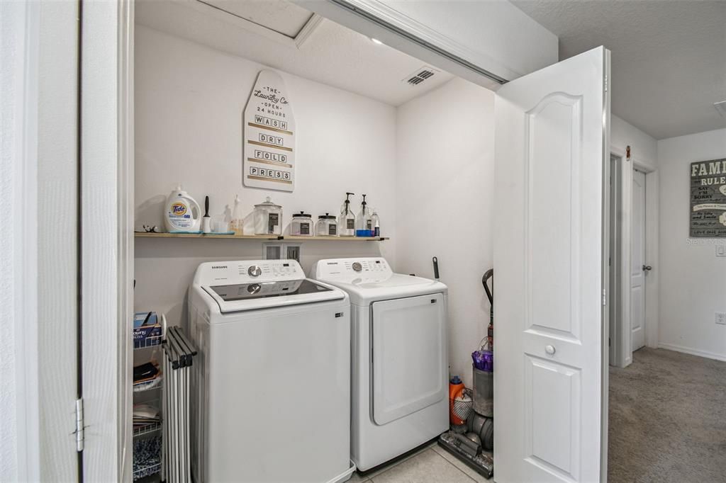 En Venta: $363,000 (5 camas, 3 baños, 2676 Pies cuadrados)