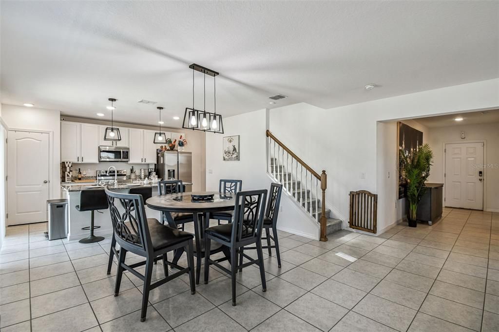 En Venta: $363,000 (5 camas, 3 baños, 2676 Pies cuadrados)