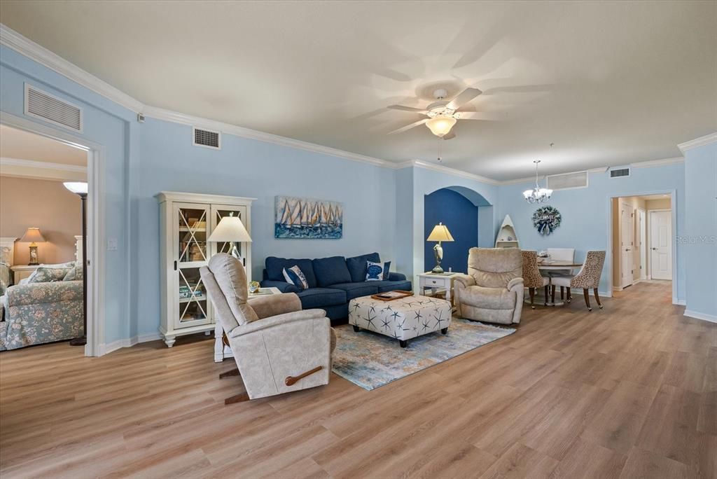 待售: $377,000 (3 贝兹, 2 浴室, 1706 平方英尺)