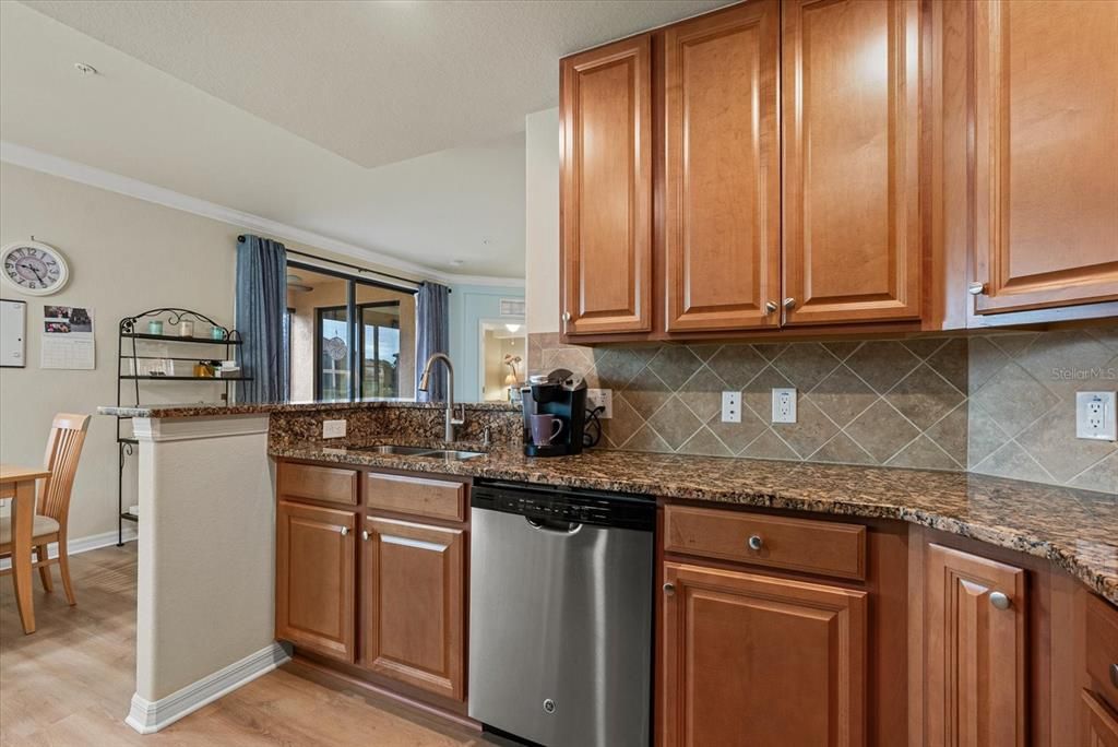 待售: $377,000 (3 贝兹, 2 浴室, 1706 平方英尺)