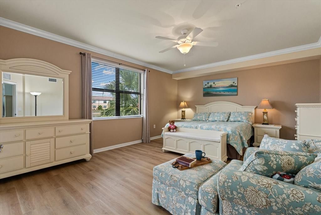 待售: $377,000 (3 贝兹, 2 浴室, 1706 平方英尺)