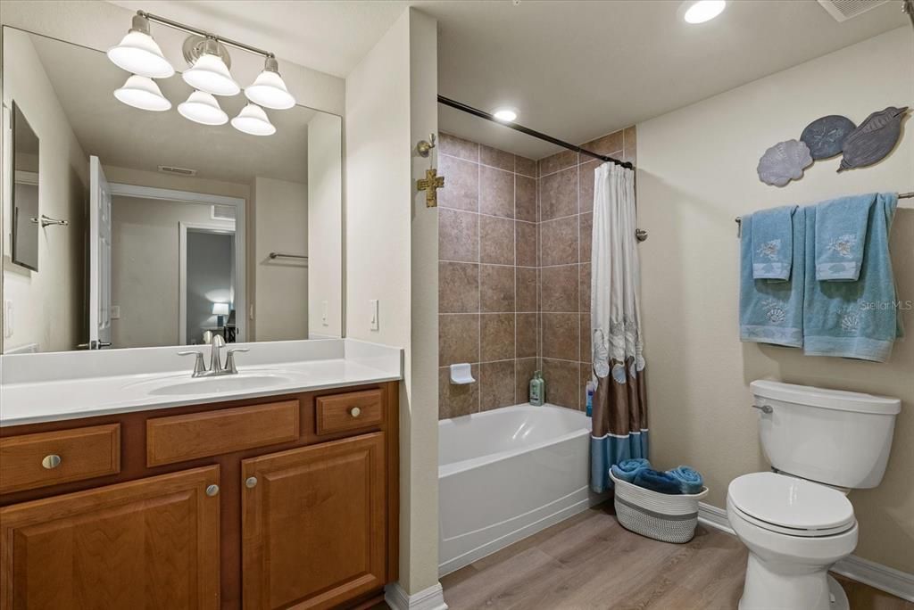 待售: $377,000 (3 贝兹, 2 浴室, 1706 平方英尺)