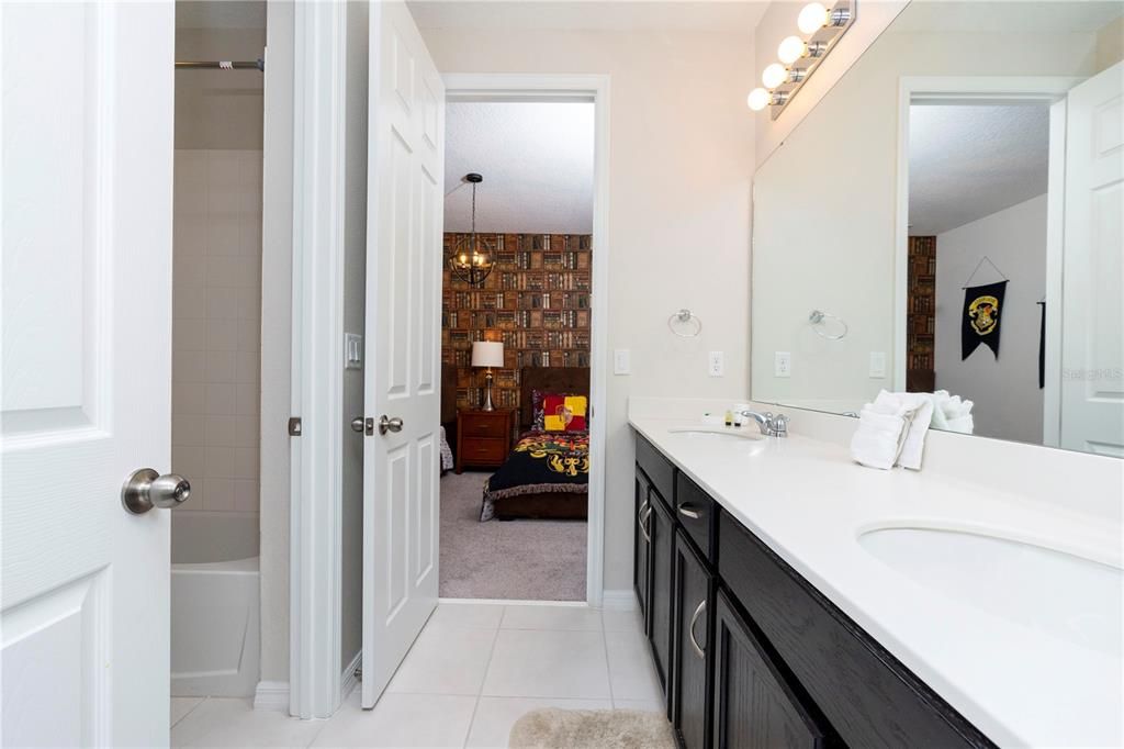 En Venta: $665,000 (7 camas, 6 baños, 3533 Pies cuadrados)