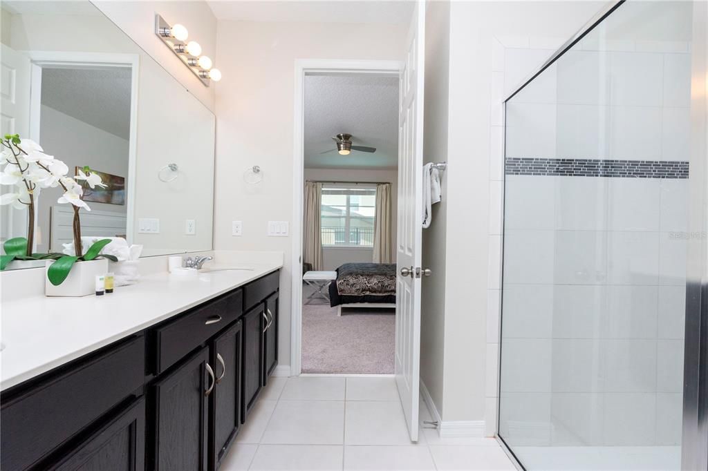 En Venta: $665,000 (7 camas, 6 baños, 3533 Pies cuadrados)