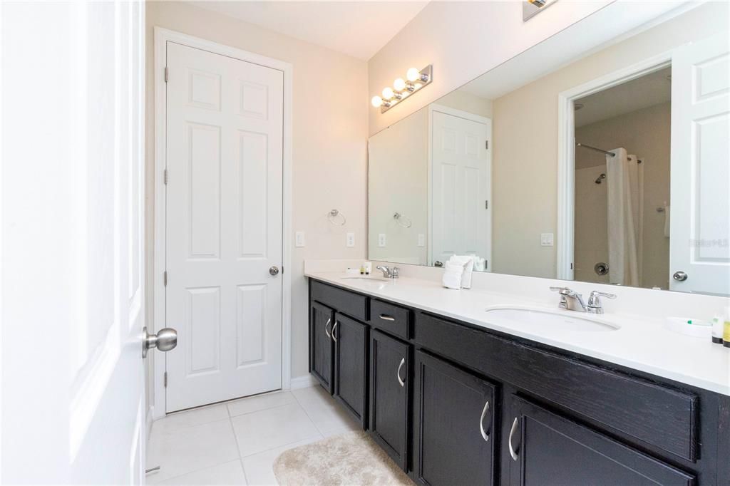 En Venta: $665,000 (7 camas, 6 baños, 3533 Pies cuadrados)