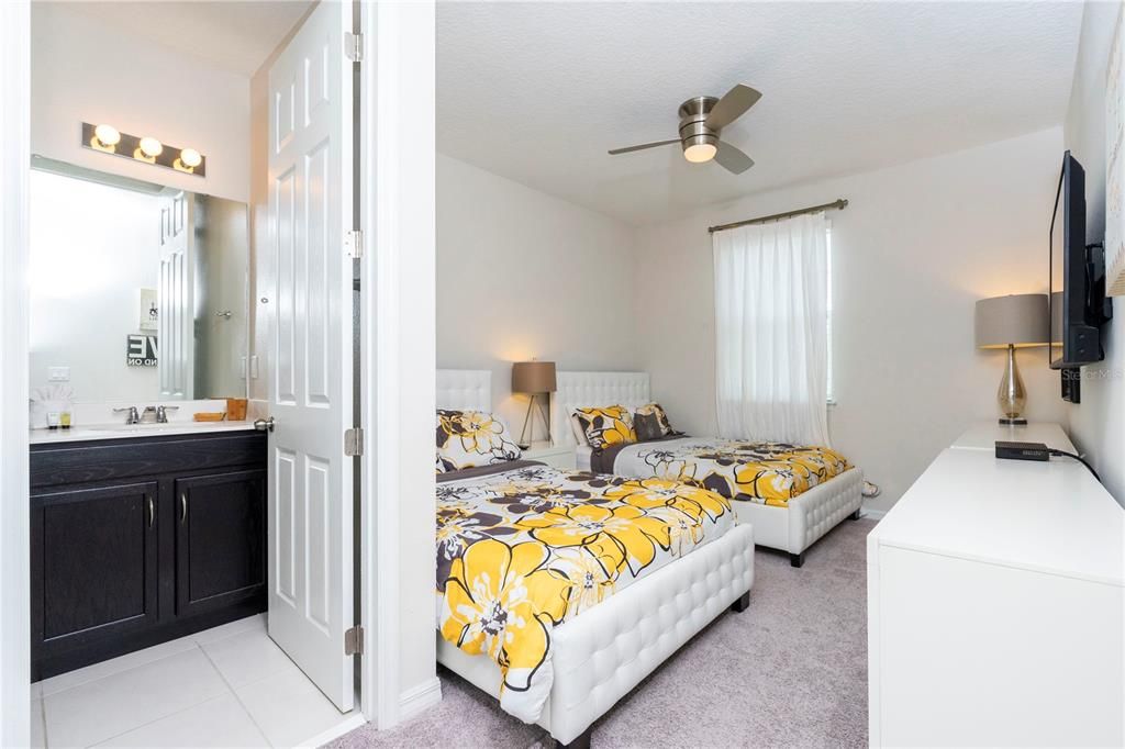 En Venta: $665,000 (7 camas, 6 baños, 3533 Pies cuadrados)