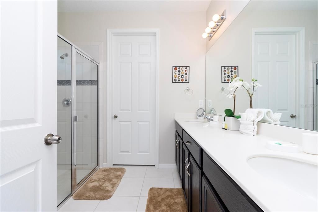 En Venta: $665,000 (7 camas, 6 baños, 3533 Pies cuadrados)