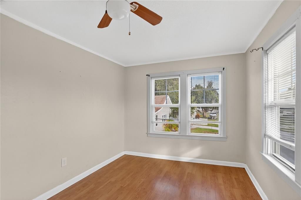 待售: $399,000 (4 贝兹, 2 浴室, 2059 平方英尺)