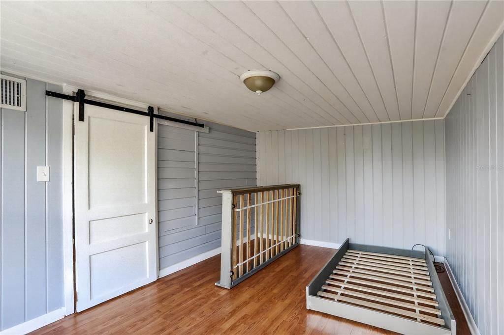 待售: $399,000 (4 贝兹, 2 浴室, 2059 平方英尺)