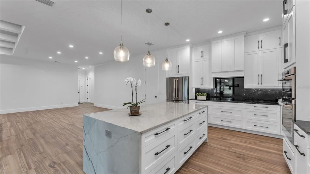 На продажу: $899,000 (3 спален, 3 ванн, 2709 Квадратных фут)